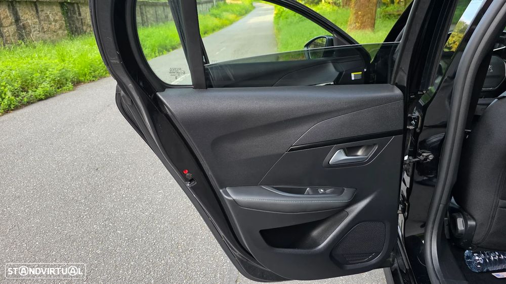 Peugeot e-208 E-Style - 20