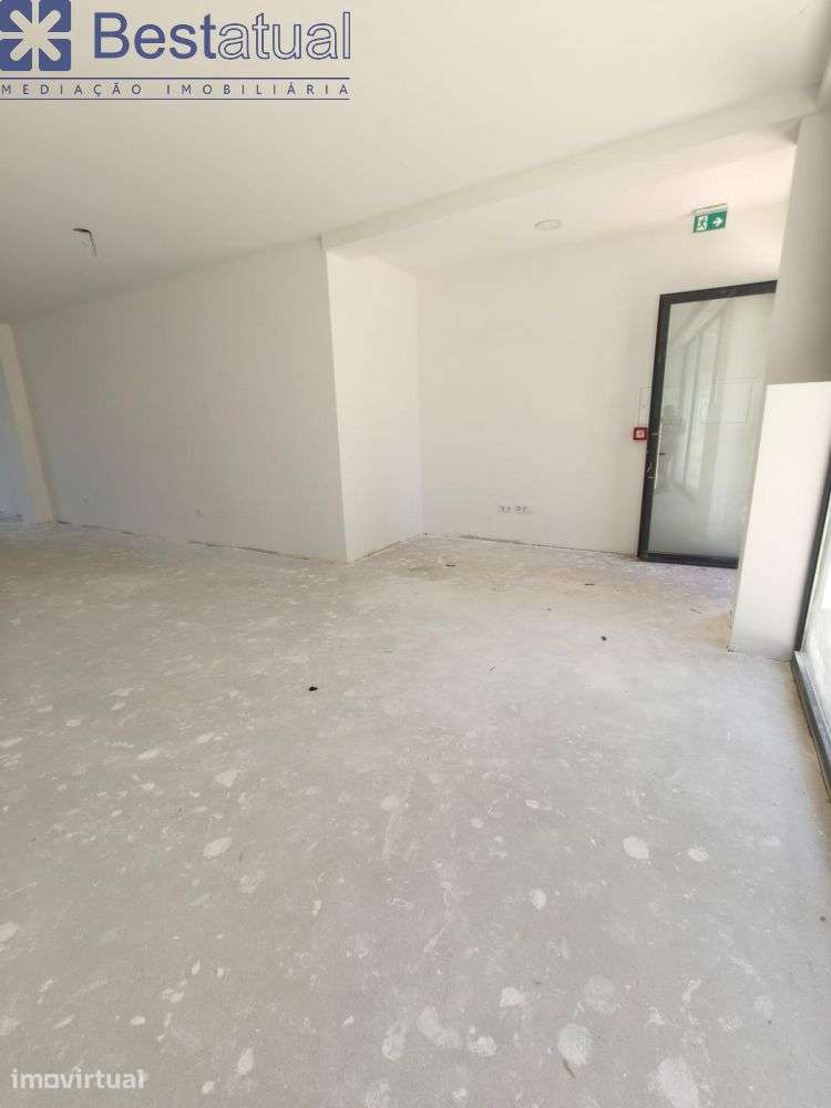 Loja C/100 m2 + 200 m2 de Logradouro - Grande imagem: 4/11