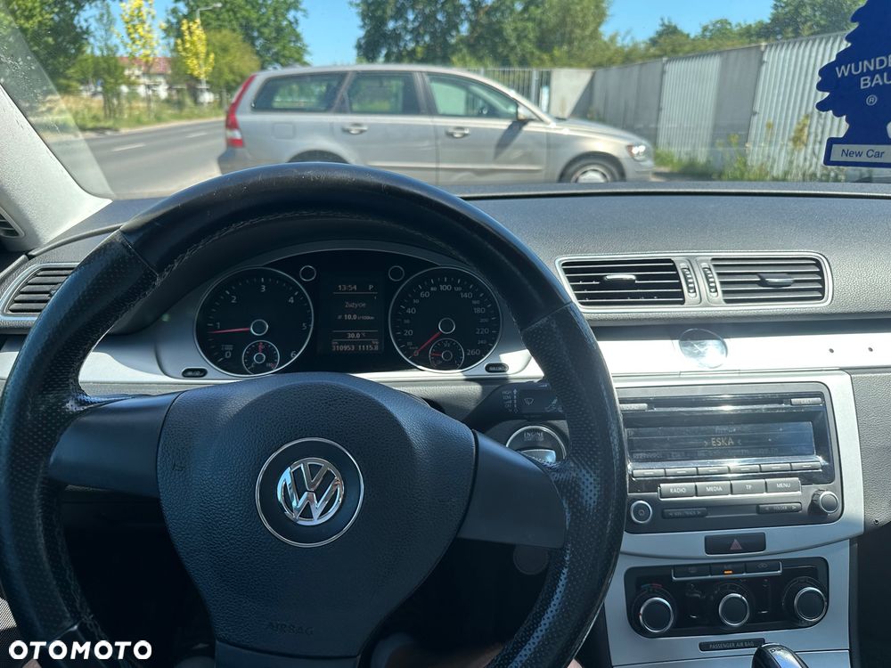 Volkswagen Passat 2.0 TDI Comfortline DSG - 8