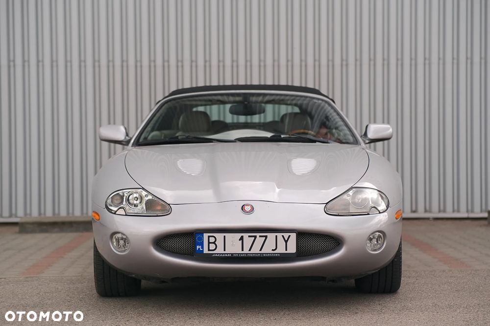 Jaguar XK8 - 35