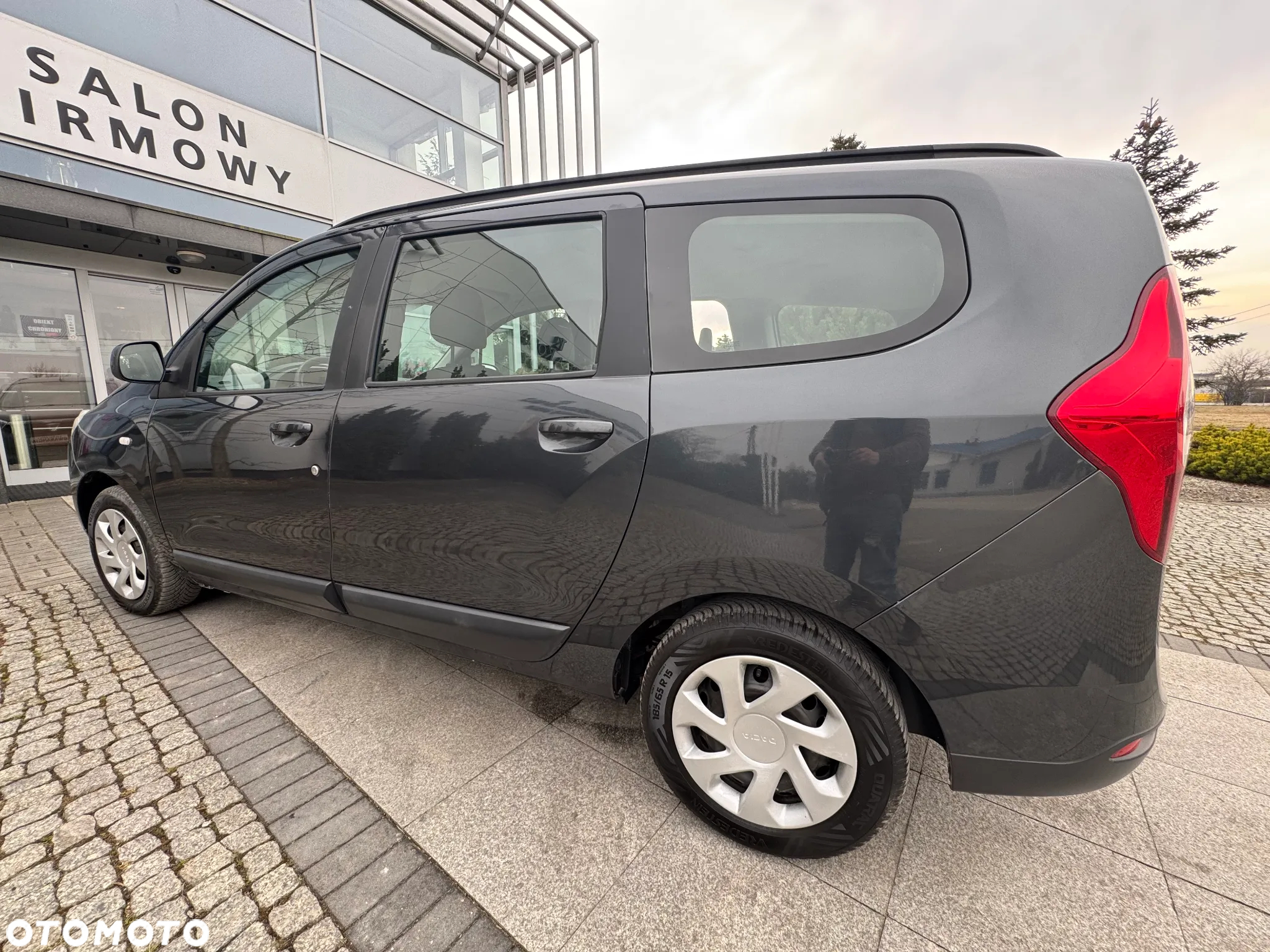 Dacia Lodgy 1.6 MPI 85 Prestige - 18