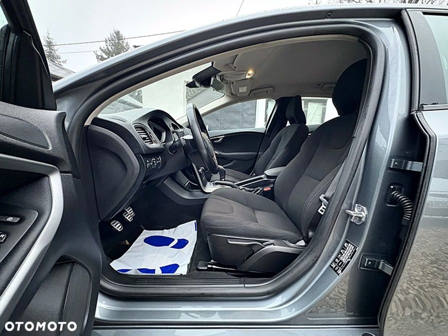 Volvo V40 D2 Momentum - 14