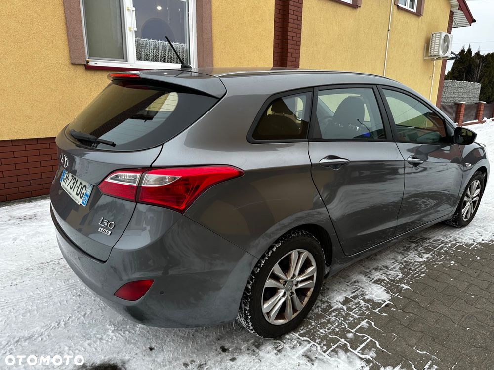 Hyundai i30 blue 1.6 CRDi Classic - 3