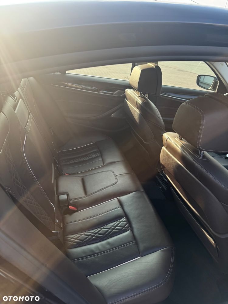 BMW Seria 5 520d xDrive - 15
