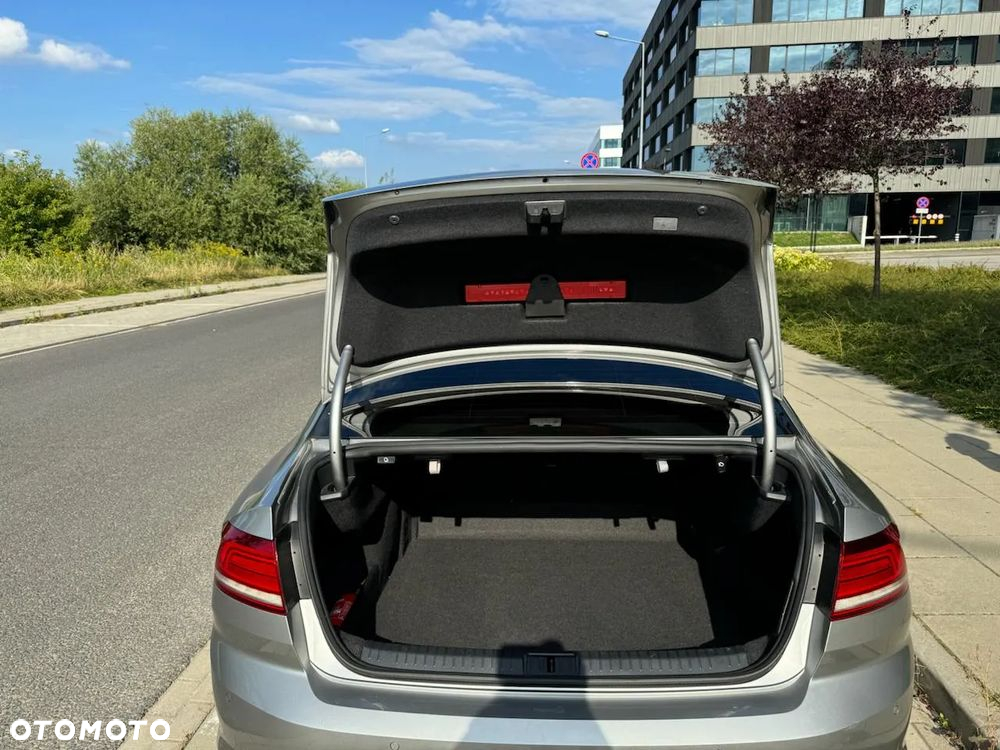 Volkswagen Passat 2.0 TDI BMT Trendline - 11