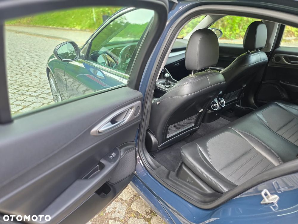 Alfa Romeo Giulia 2.2 D Turbo Super - 22