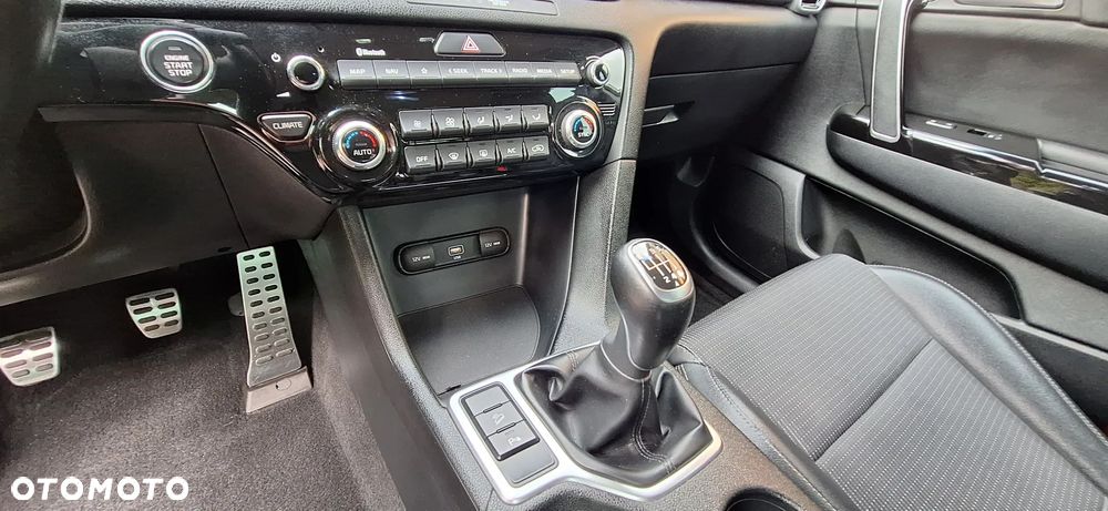Kia Sportage - 16