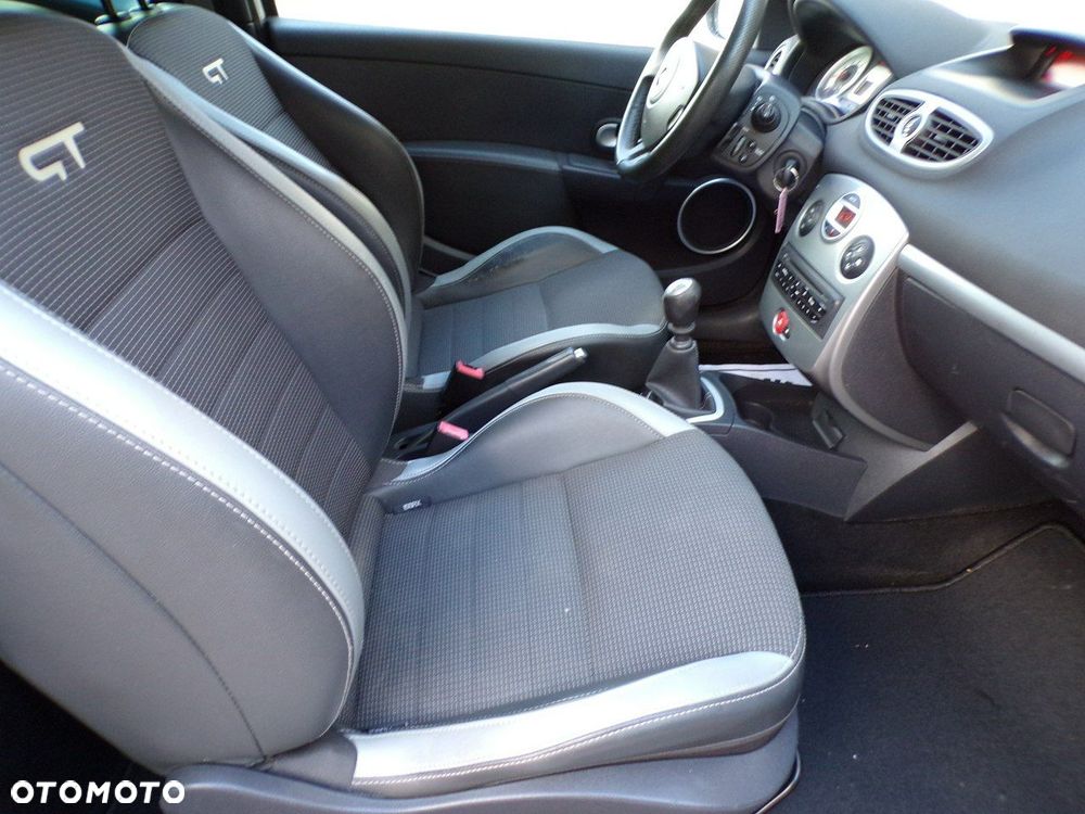 Renault Clio - 18