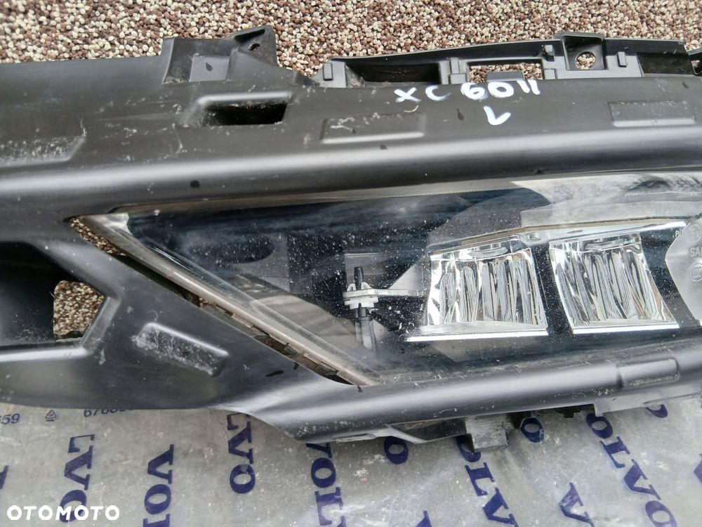halogen lewy 32337364 ramka volvo xc60 ii 2020r - 3