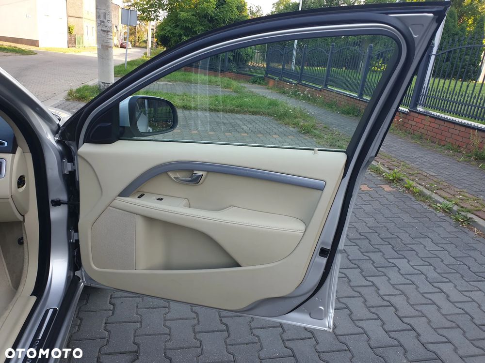 Volvo V70 D4 Geartronic Summum - 30