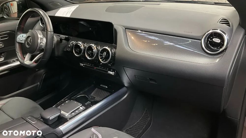 Mercedes-Benz GLA 200 4-Matic AMG Line - 4