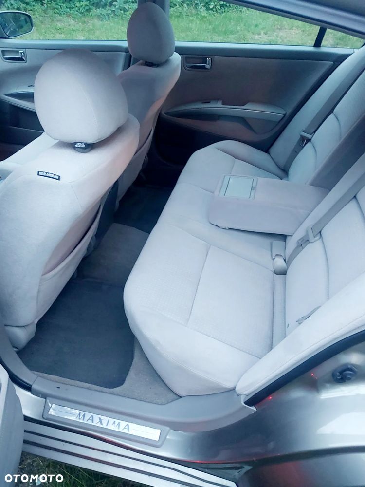 Nissan Maxima 3.5 SE - 12