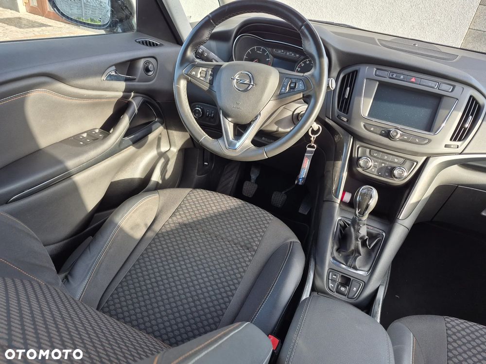 Opel Zafira 1.6 T Plus S&S - 15