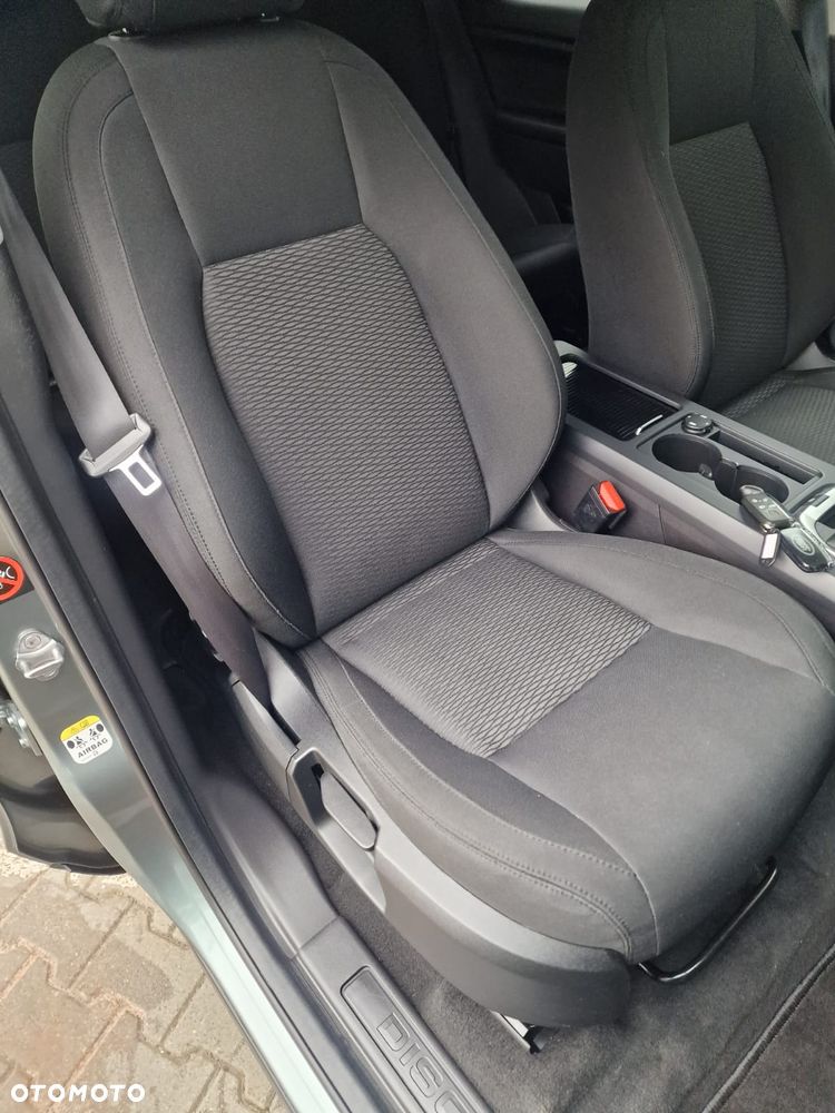Land Rover Discovery Sport - 28