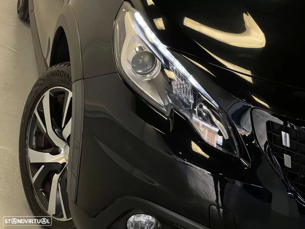 Peugeot 2008 1.2 PureTech GT - 31