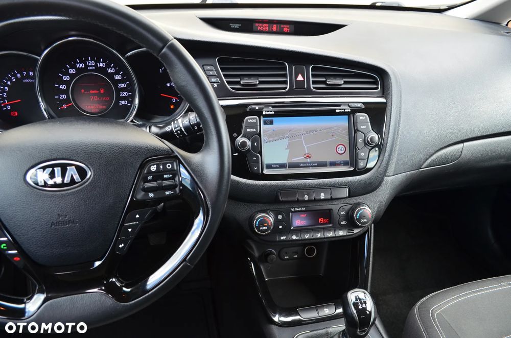 Kia Ceed 1.4 CVVT Fifa World Cup Edition - 26