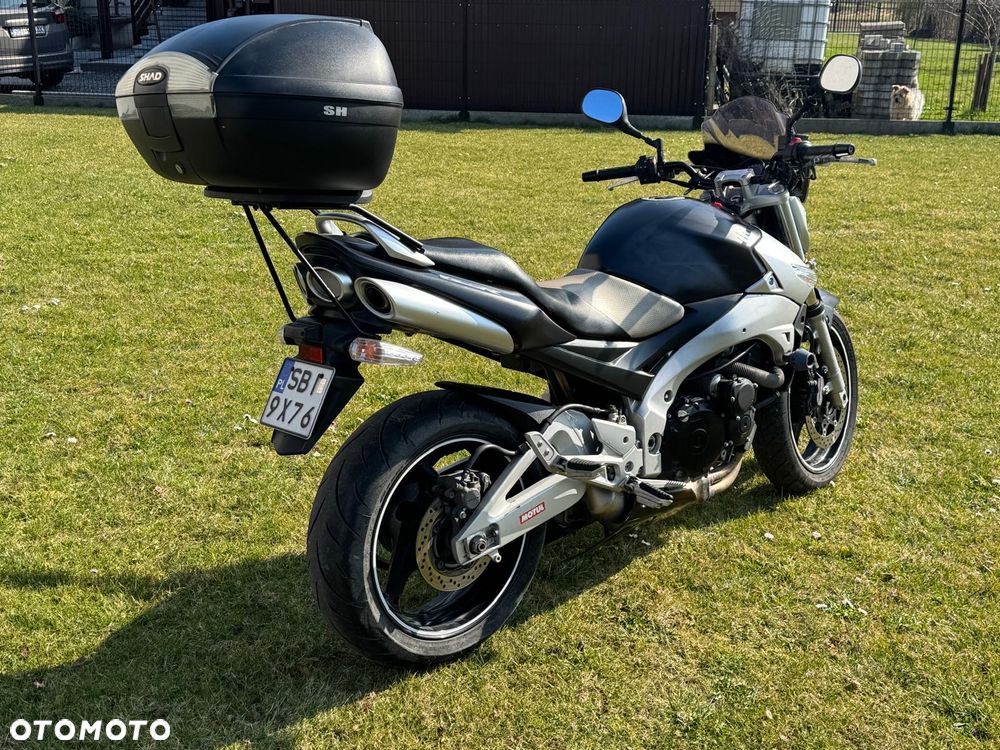 Suzuki GSR - 7