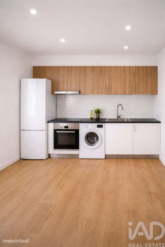 Apartamento T1 em Lordelo do Ouro e Massarelos de 45 m2 - Grande imagem: 2/11