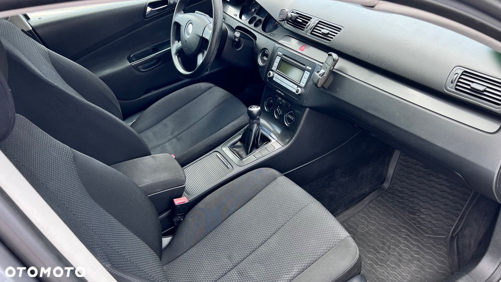 Volkswagen Passat - 15