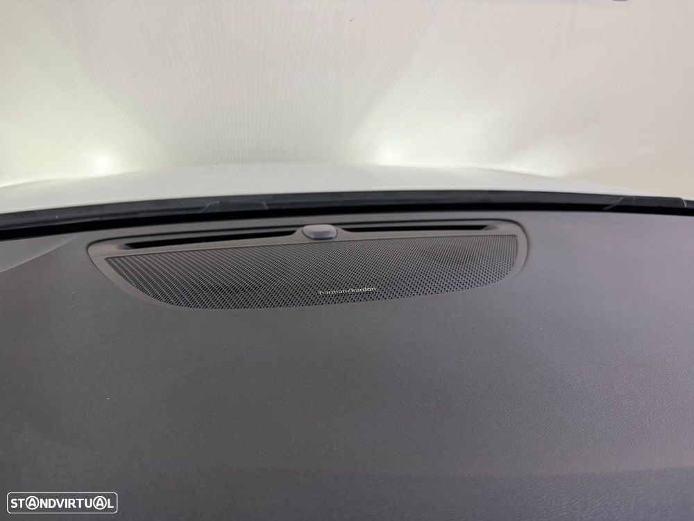 Volvo V60 2.0 T8 AWD TE Plus Dark - 32