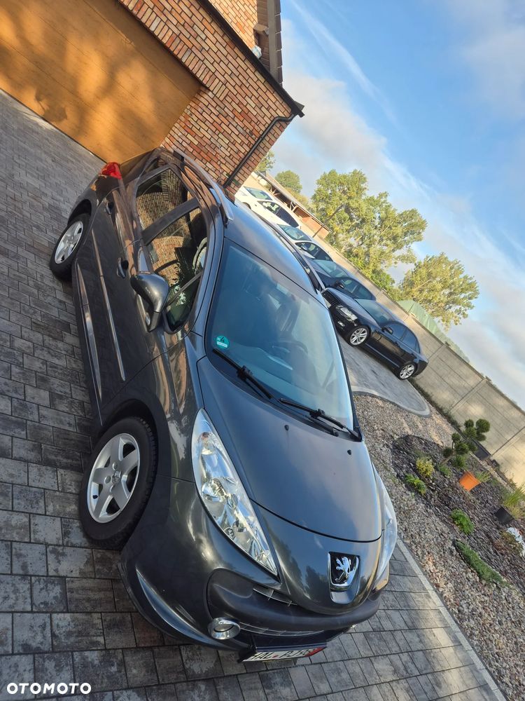 Peugeot 207 - 16