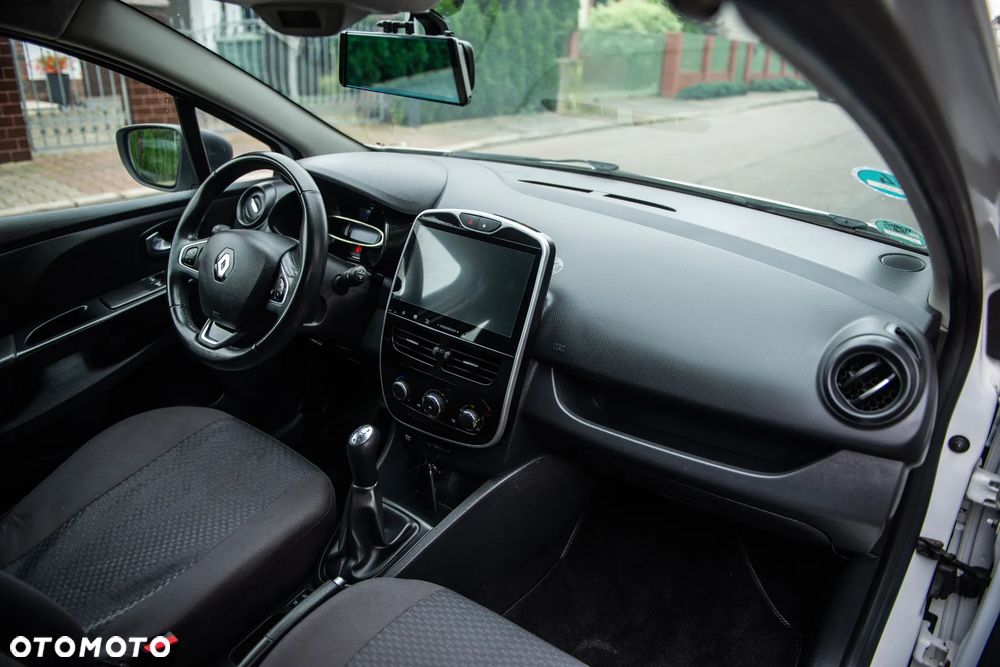 Renault Clio 1.2 16V 75 LIMITED - 26