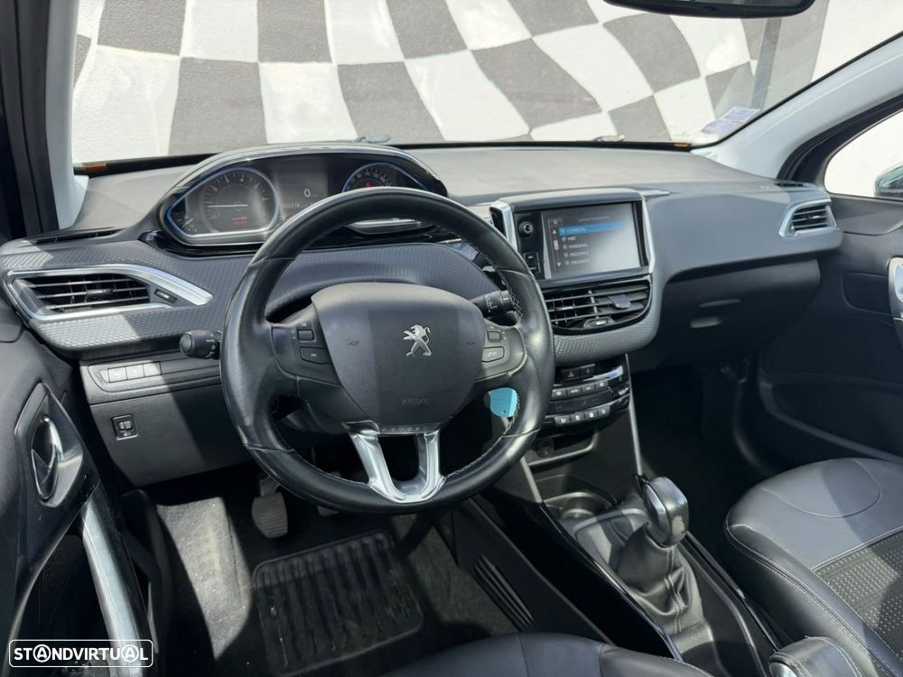 Peugeot 2008 PureTech 110 Stop&Start Style - 4