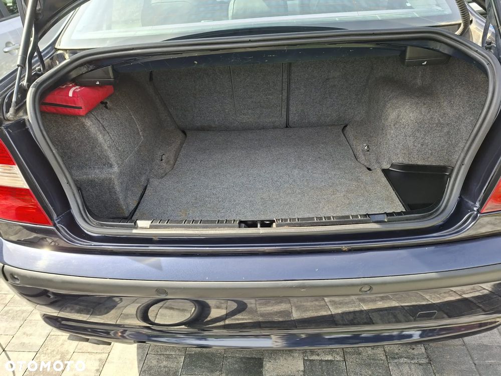 BMW Seria 3 320i Edition Exclusive - 18