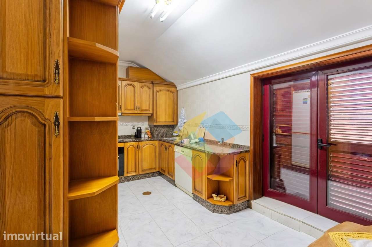 Excelente T2 no Último Andar com Terraços e Garagem em São João de - Grande imagem: 2/19