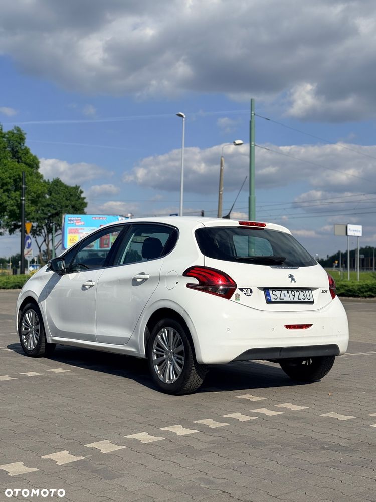 Peugeot 208 1.2 PureTech Allure S&S - 5