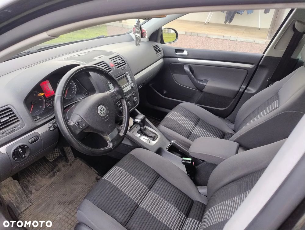 Volkswagen Golf - 8