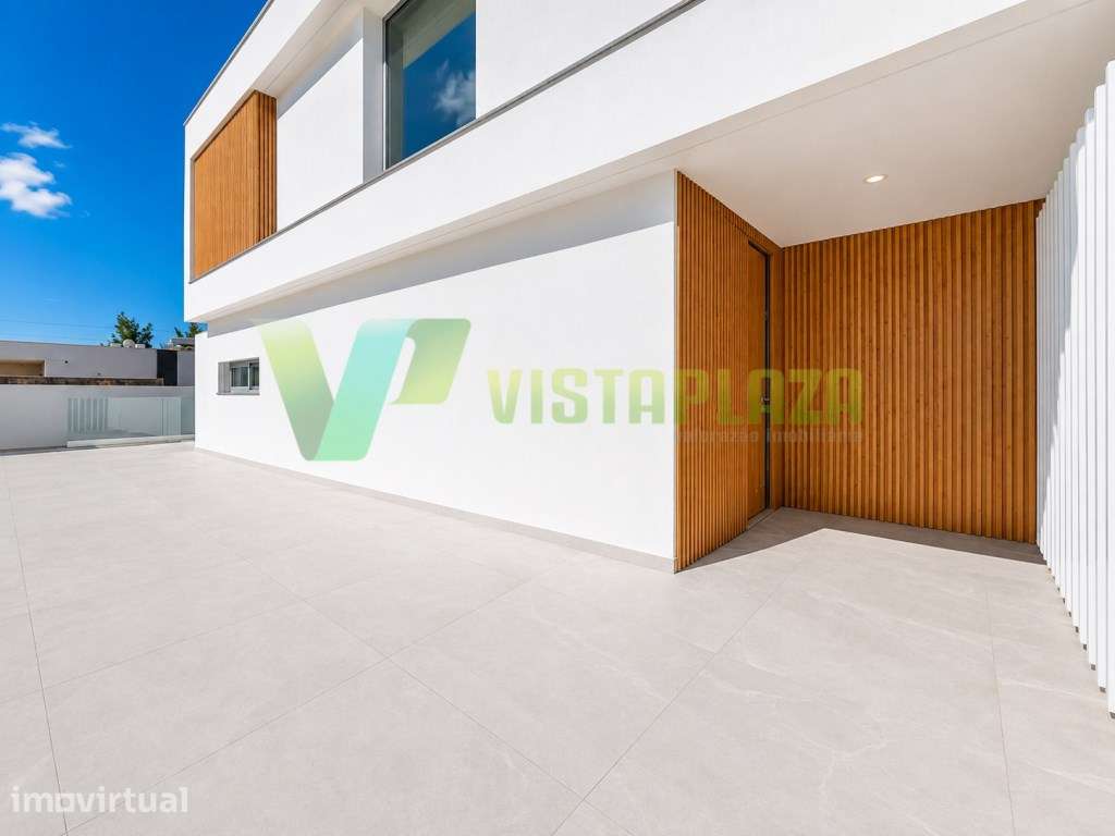 Moradia nova T3 + 1 em Estômbar, com piscina de água salgada, acaba... - Grande imagem: 4/50