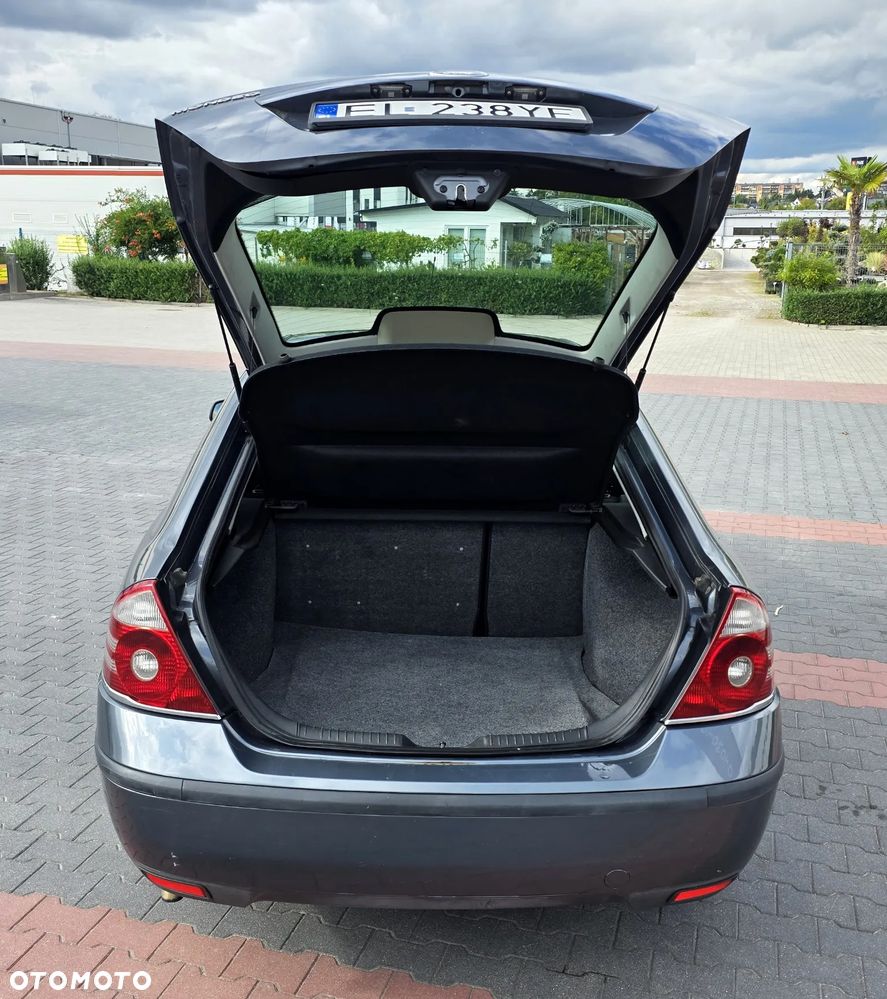 Ford Mondeo 1.8 Trend X - 5