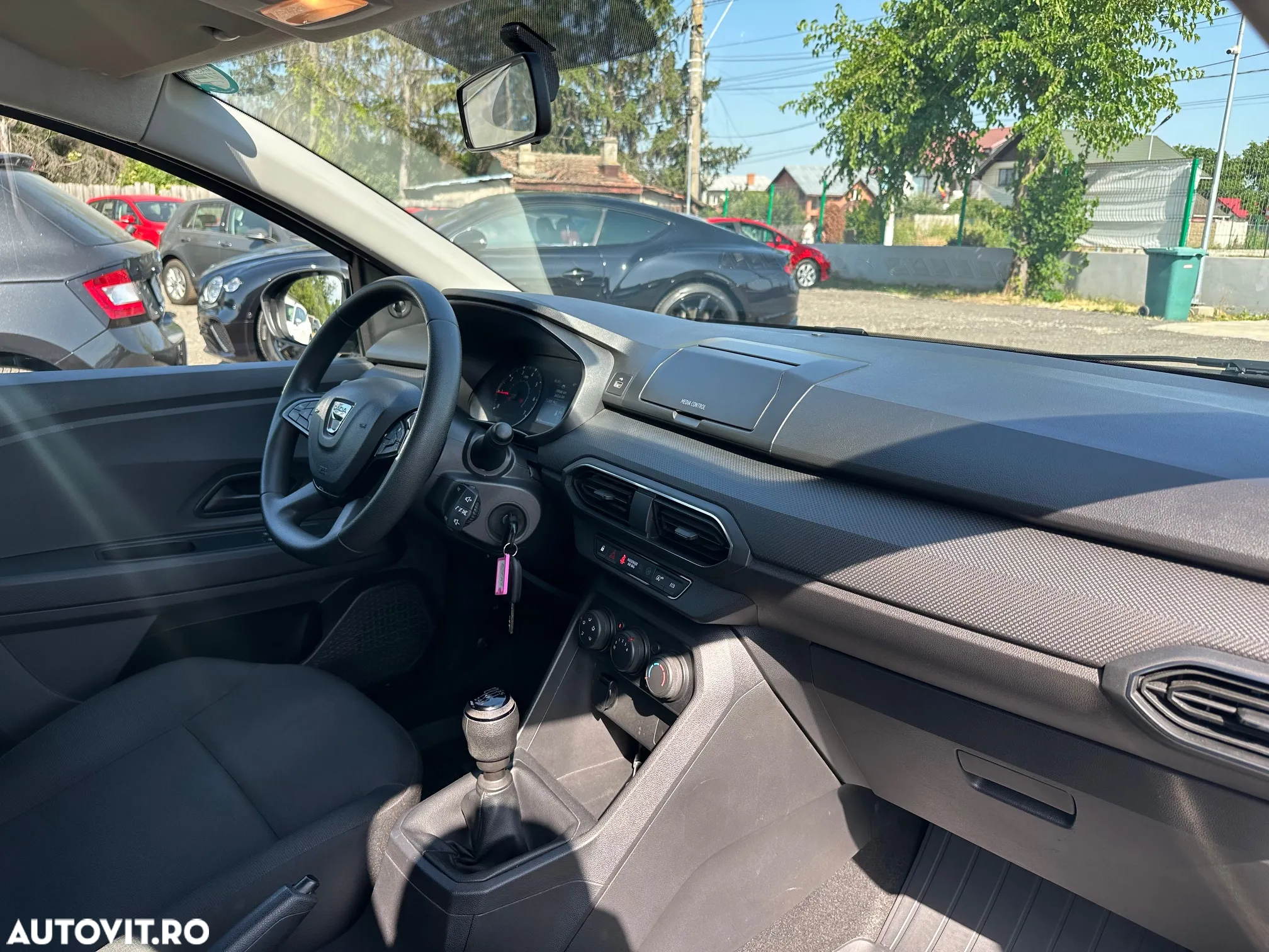 Dacia Logan TCe 90 Essential - 7