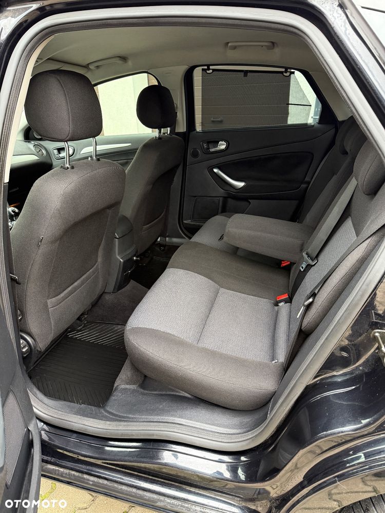 Ford Mondeo 2.0 TDCi Ambiente - 11