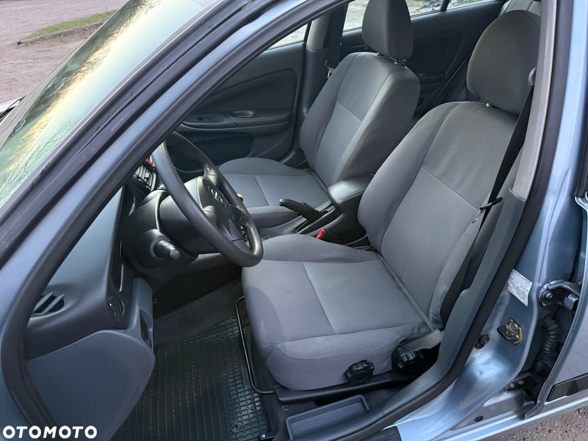 Nissan Almera - 11