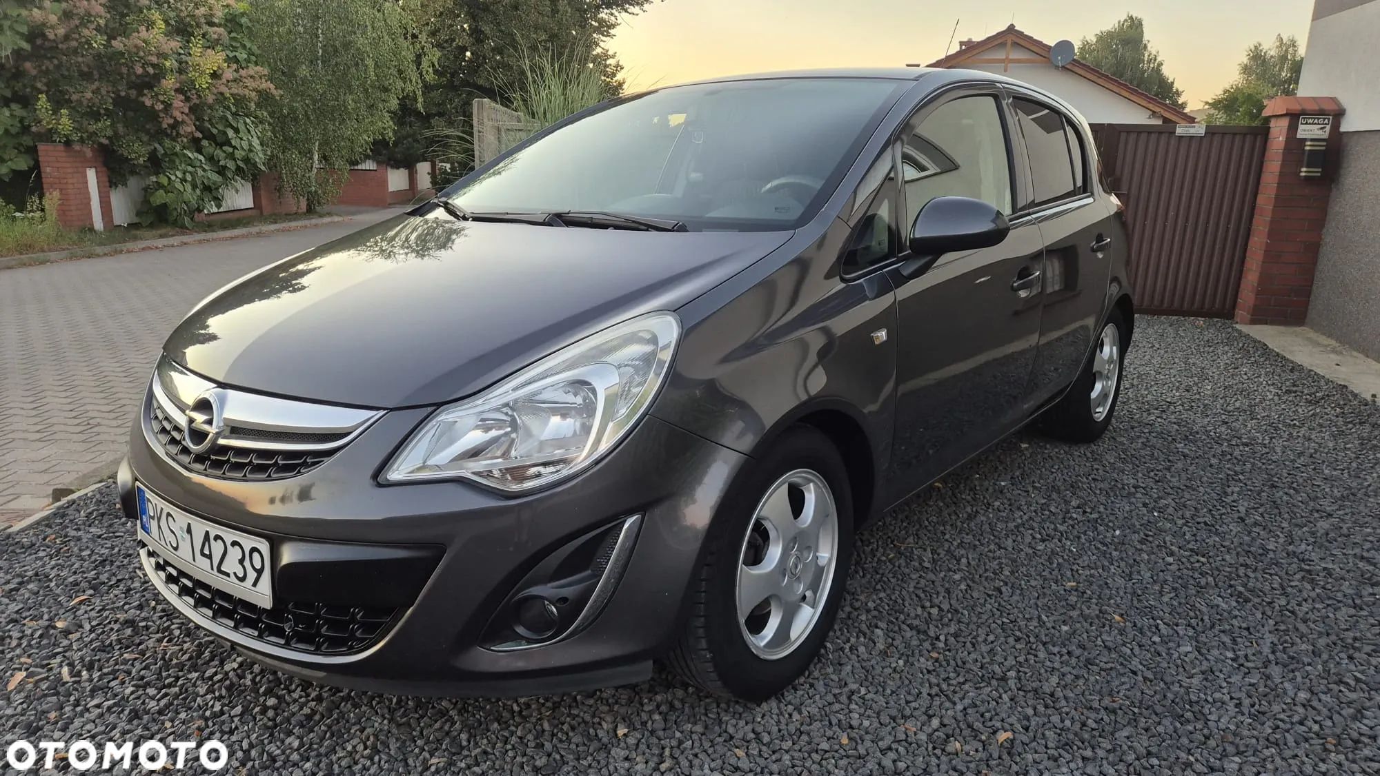 Opel Corsa 1.4 16V Cosmo - 1