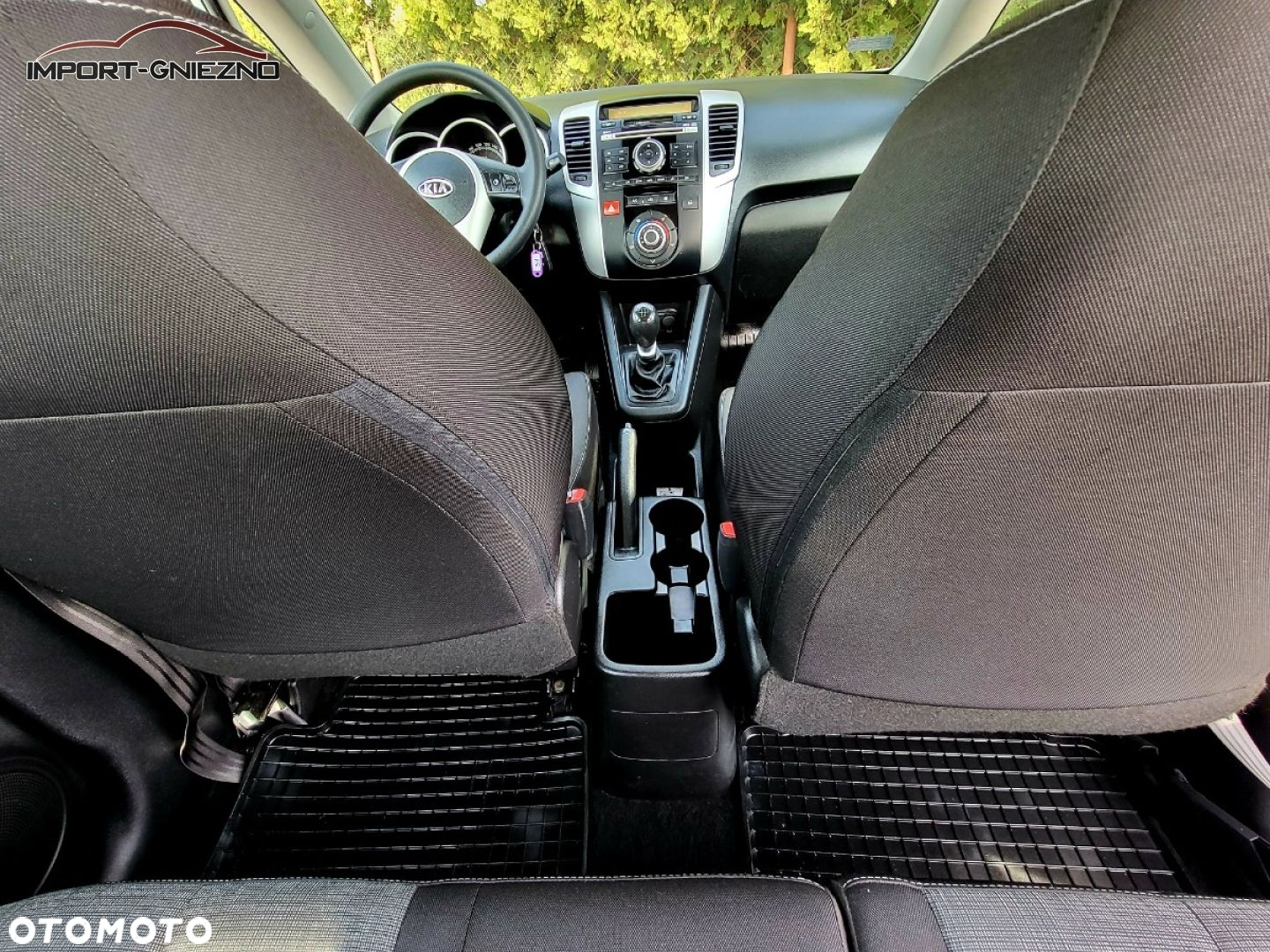 Kia Venga - 10