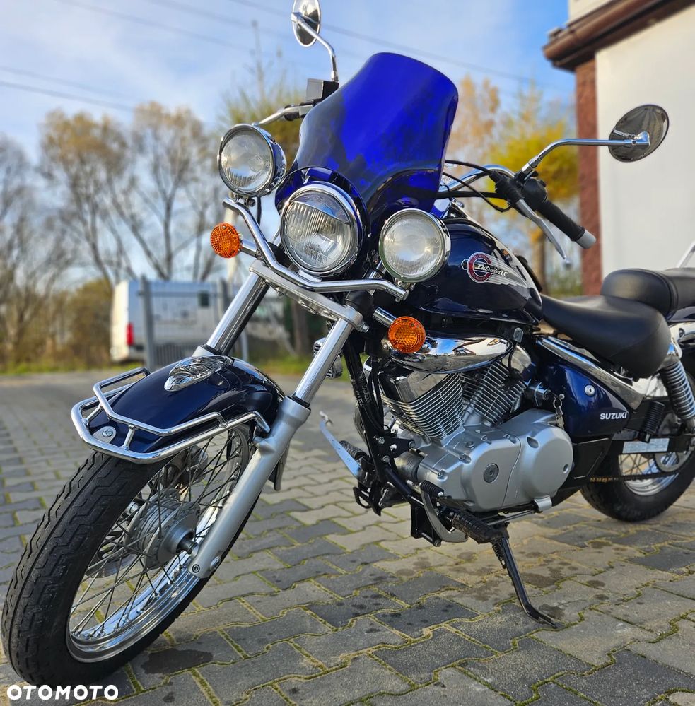 Suzuki Intruder - 15