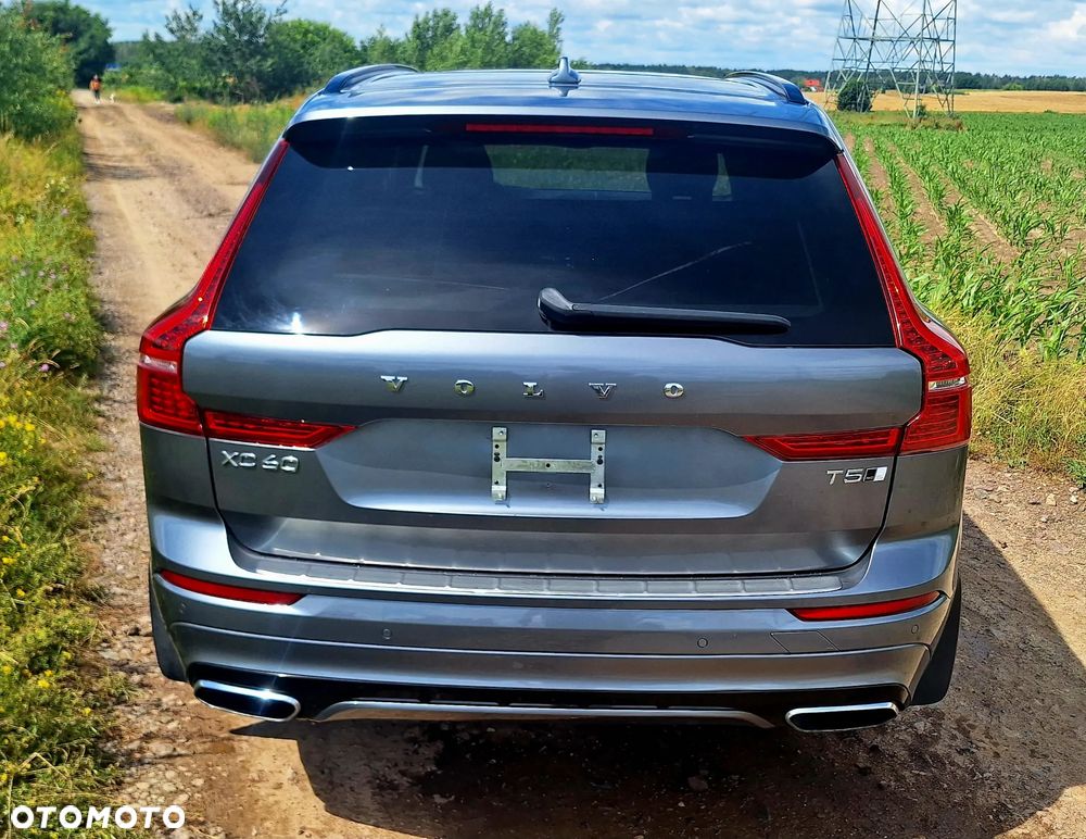 Volvo XC 60 T5 GPF AWD R-Design - 5