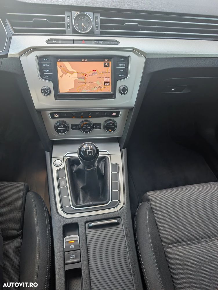 Volkswagen Passat 2.0 TDI 4Motion Comfortline - 10