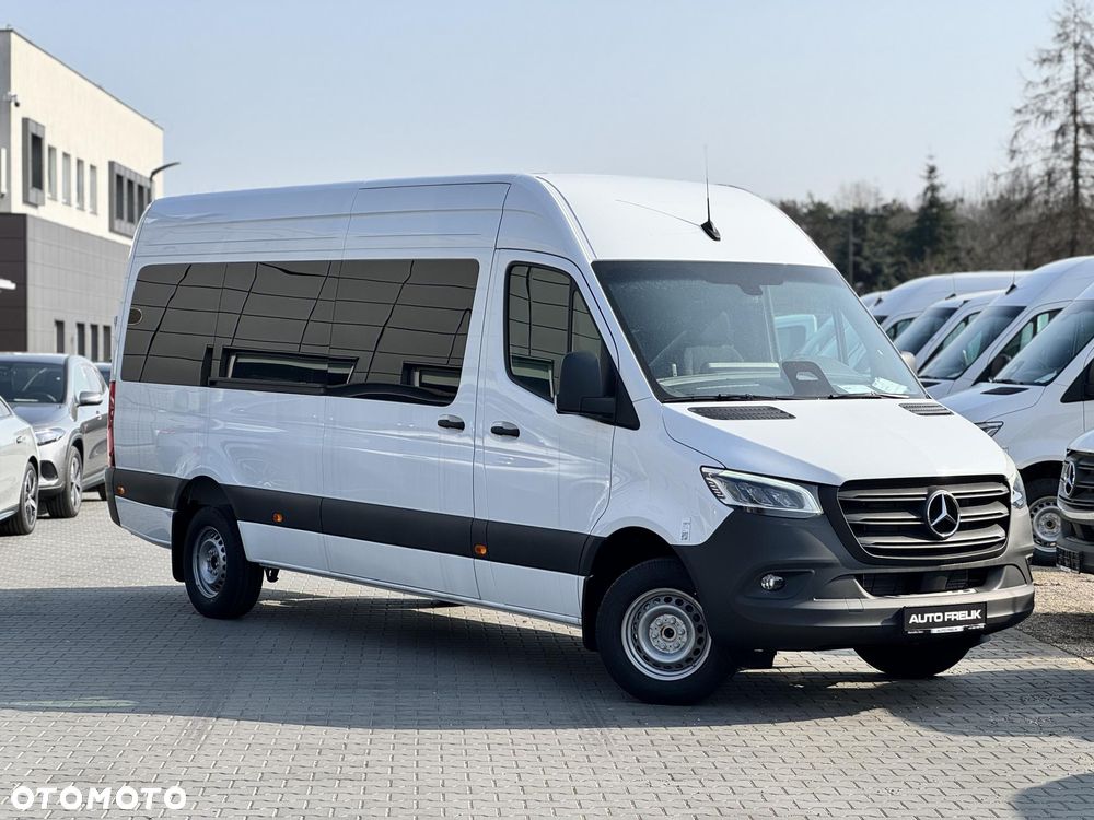 Mercedes-Benz Sprinter - 1