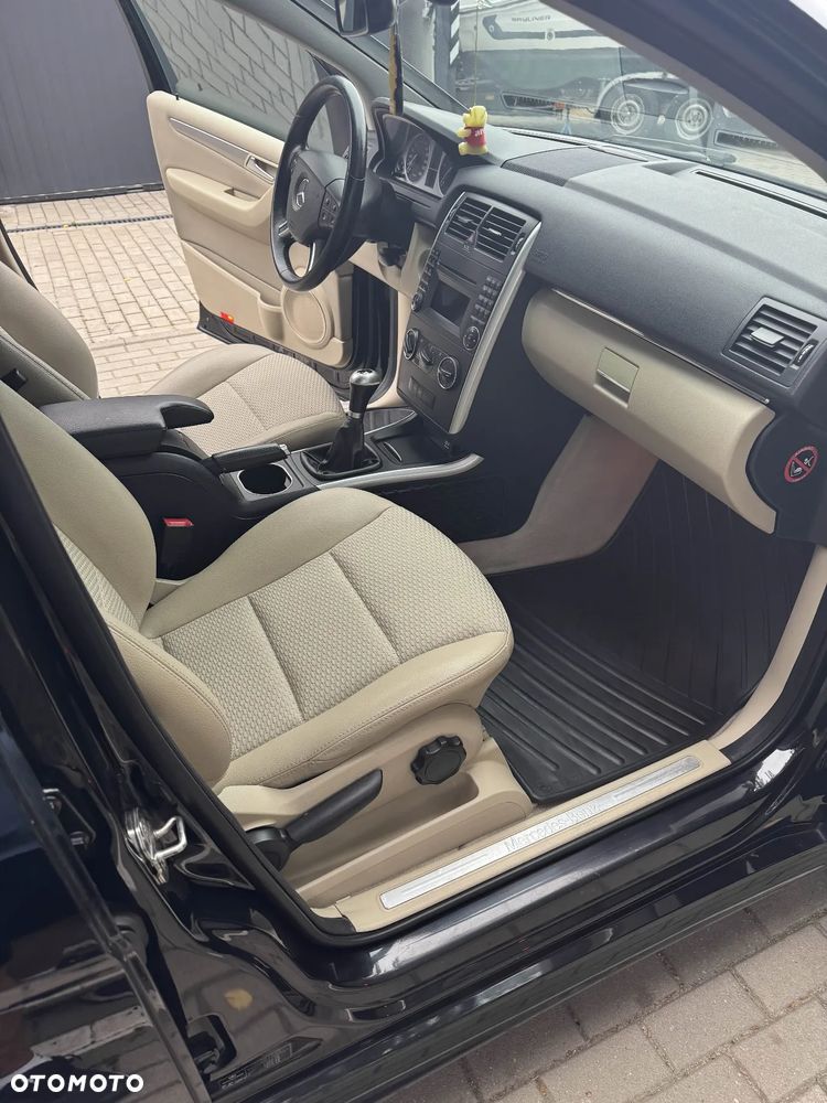 Mercedes-Benz Klasa B 180 CDI EU5 - 10