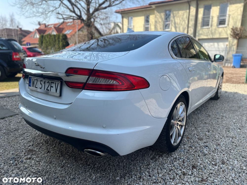 Jaguar XF 2.2 D Luxury - 7
