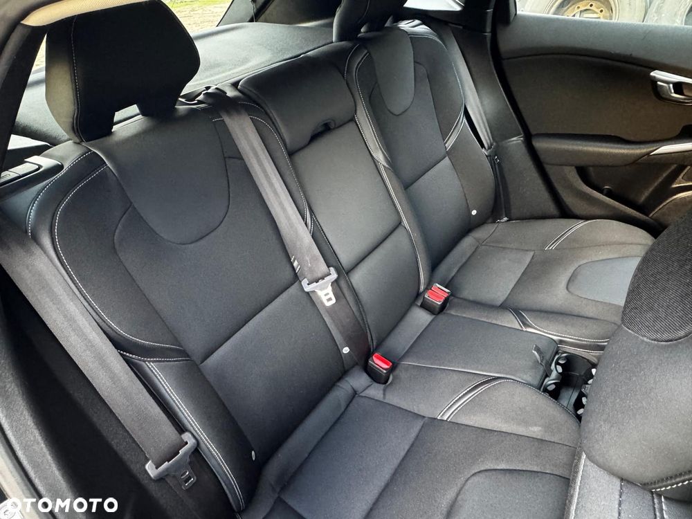 Volvo V40 D4 Inscription - 25