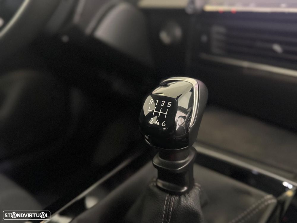 Opel Astra 1.2 T Edition - 10