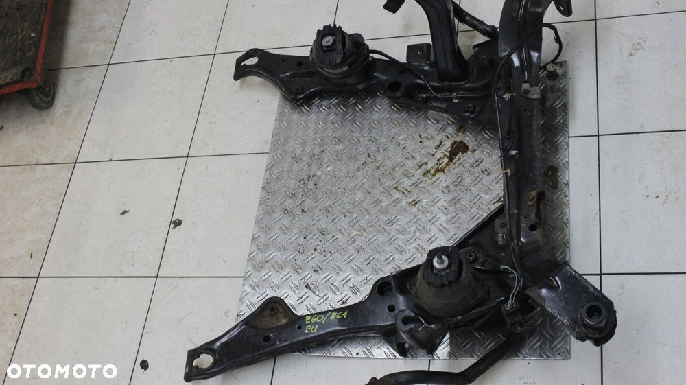 BMW E60 E61 BELKA ZAWIESZENIA PRZEDNIA PRZÓD WÓZEK SANKI KOŁYSKA - 3