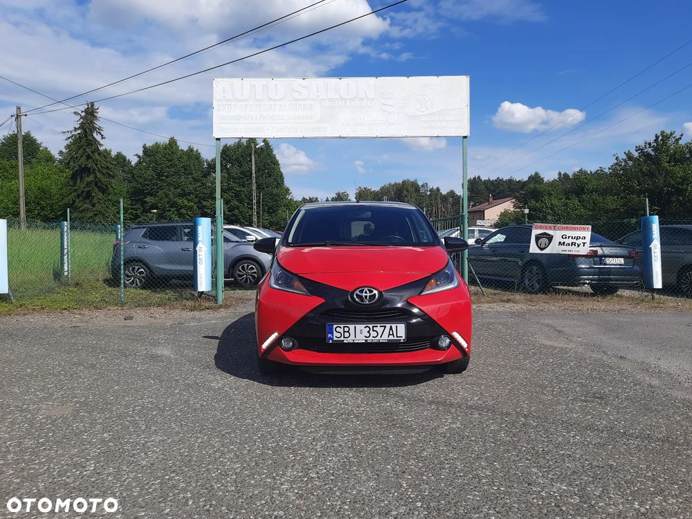 Toyota Aygo x-play touch - 1