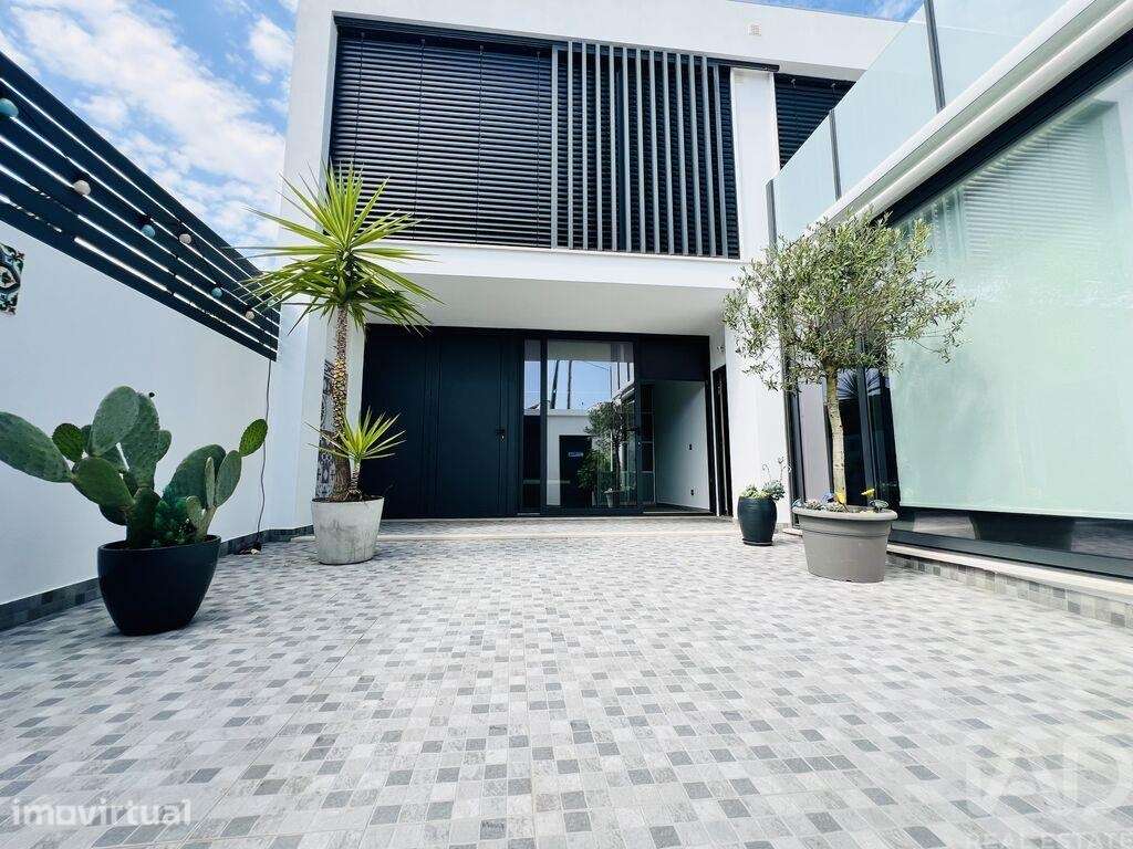 Casa / Villa T2 em Alfeizerão de 104 m2 - Grande imagem: 2/28