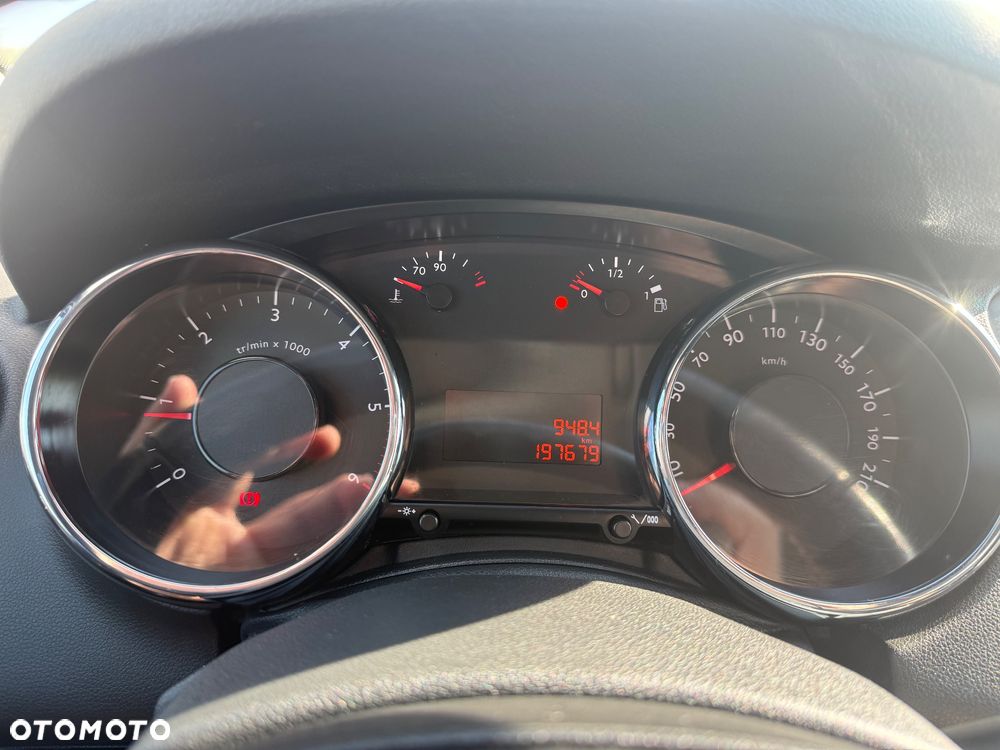 Peugeot 5008 2.0 HDi Allure 7os - 24